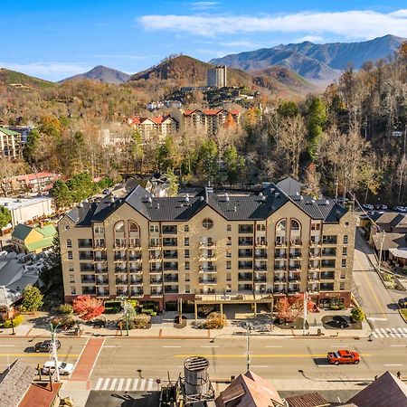 Black Bear Inn & Suites Гетлинбург Екстериор снимка