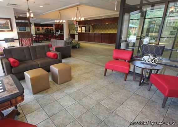 Black Bear Inn & Suites Гетлинбург Интериор снимка