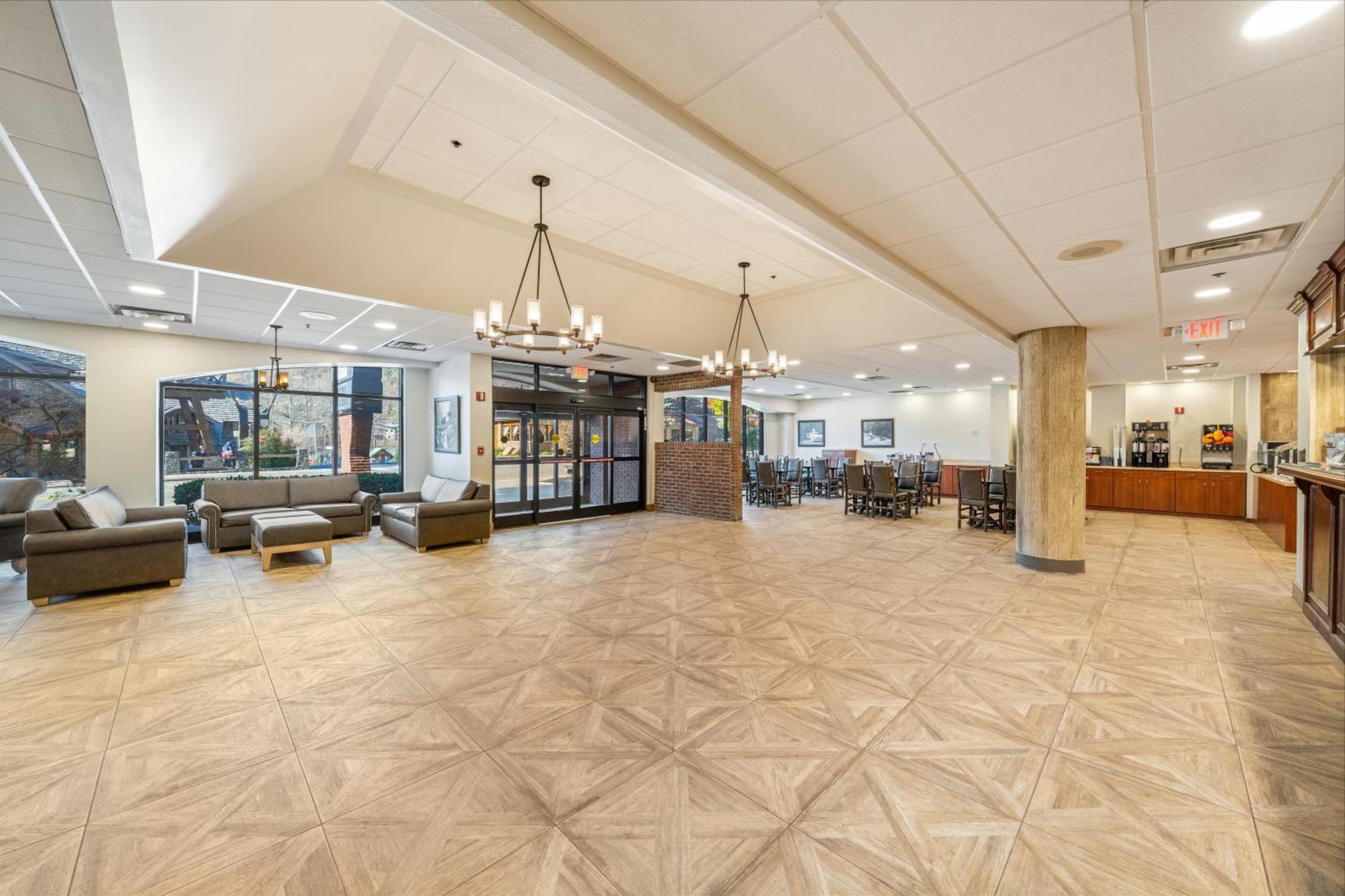 Black Bear Inn & Suites Гетлинбург Екстериор снимка