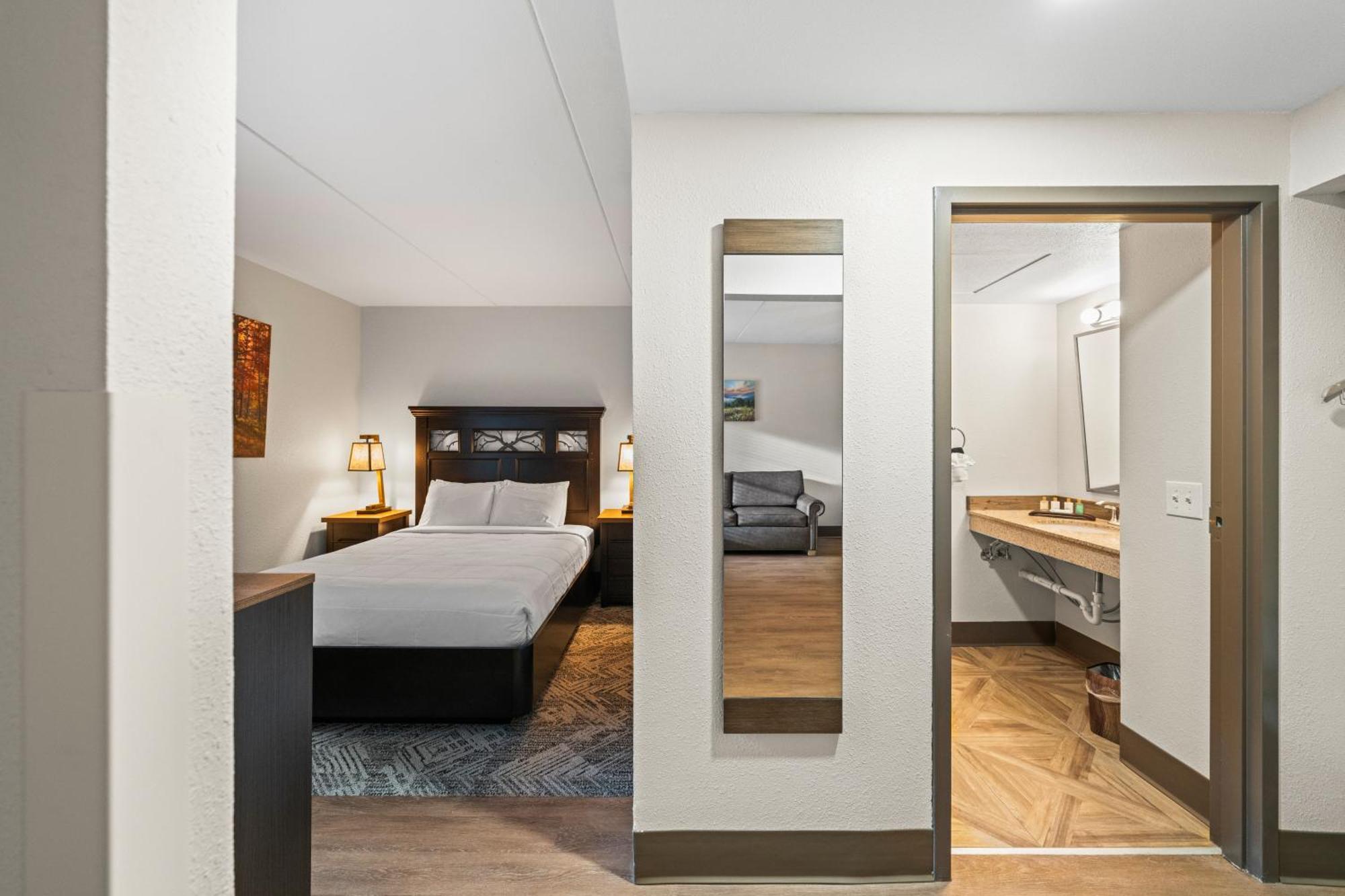 Black Bear Inn & Suites Гетлинбург Екстериор снимка