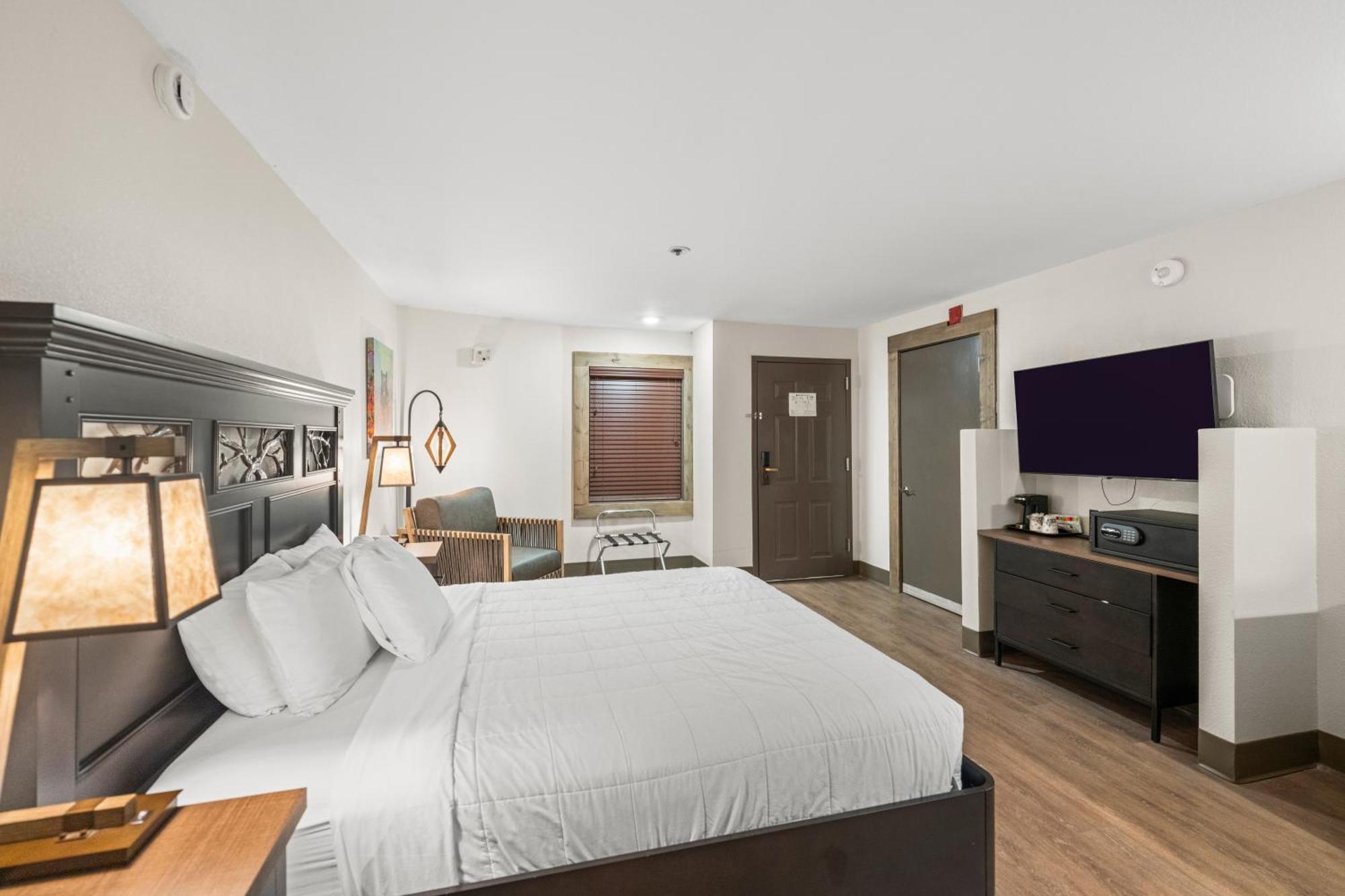 Black Bear Inn & Suites Гетлинбург Екстериор снимка