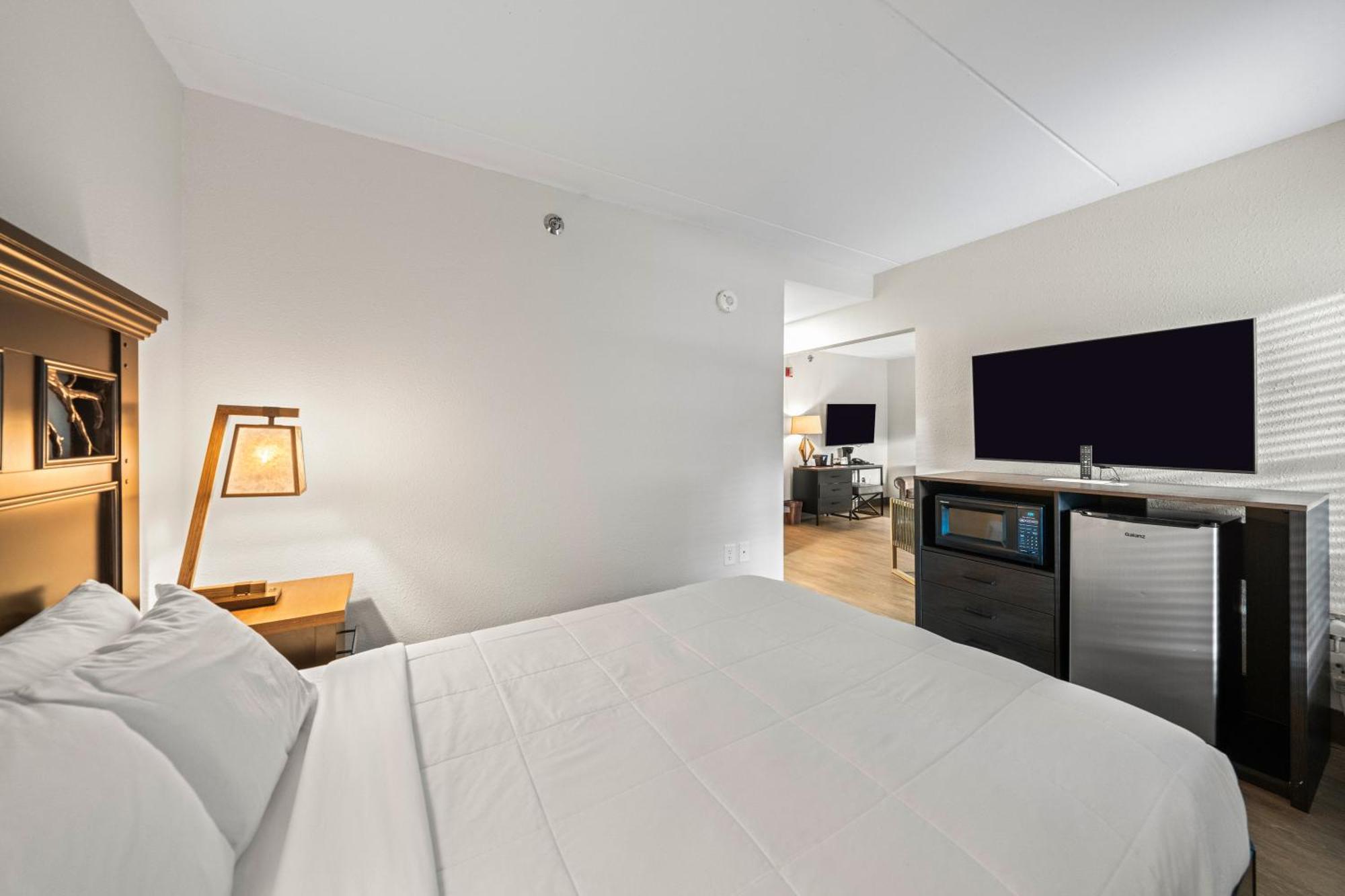 Black Bear Inn & Suites Гетлинбург Екстериор снимка