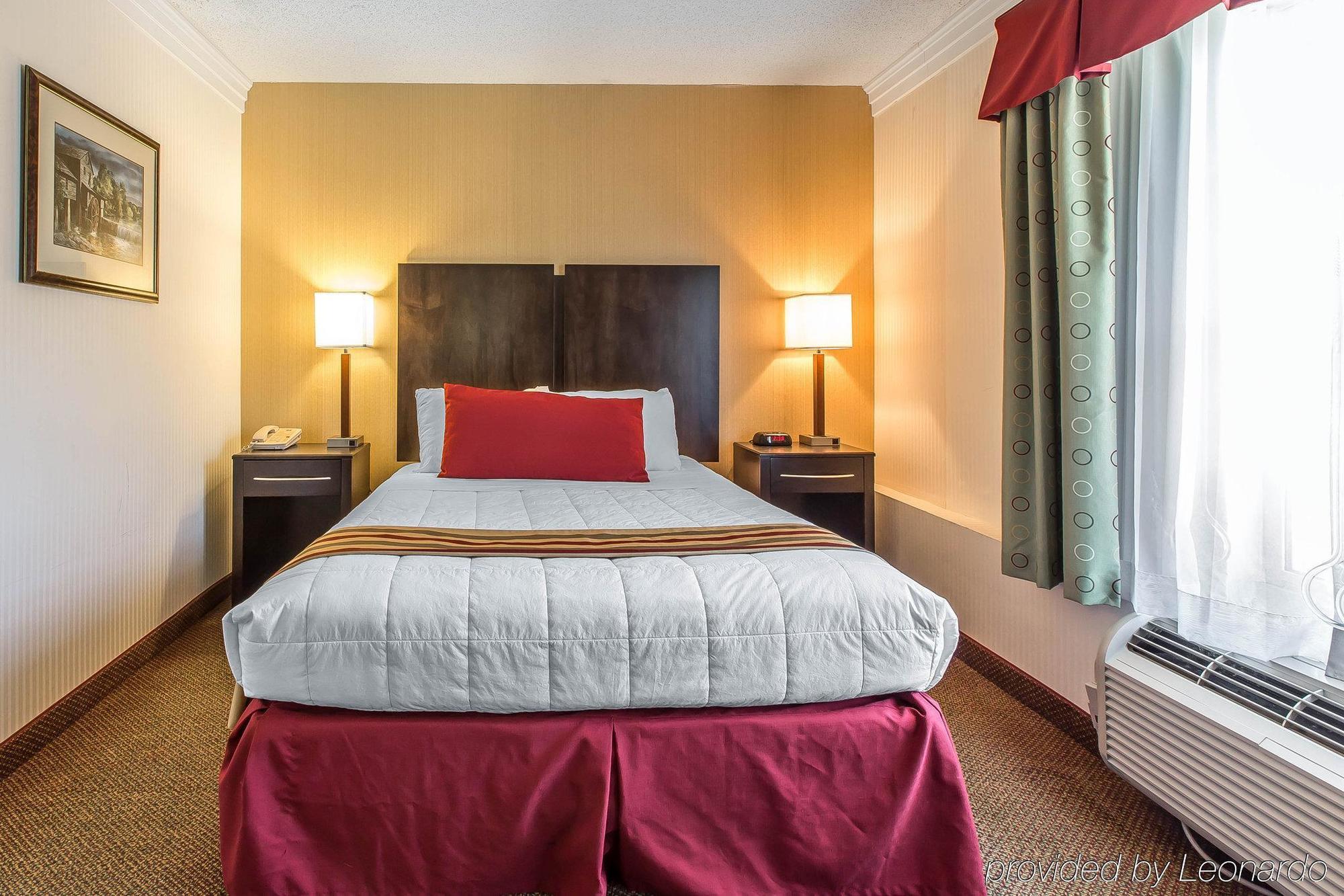 Black Bear Inn & Suites Гетлинбург Екстериор снимка