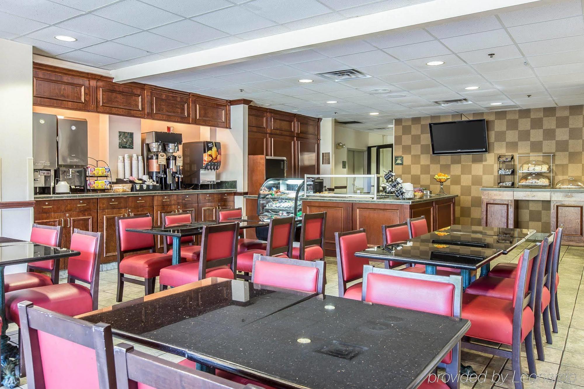 Black Bear Inn & Suites Гетлинбург Екстериор снимка