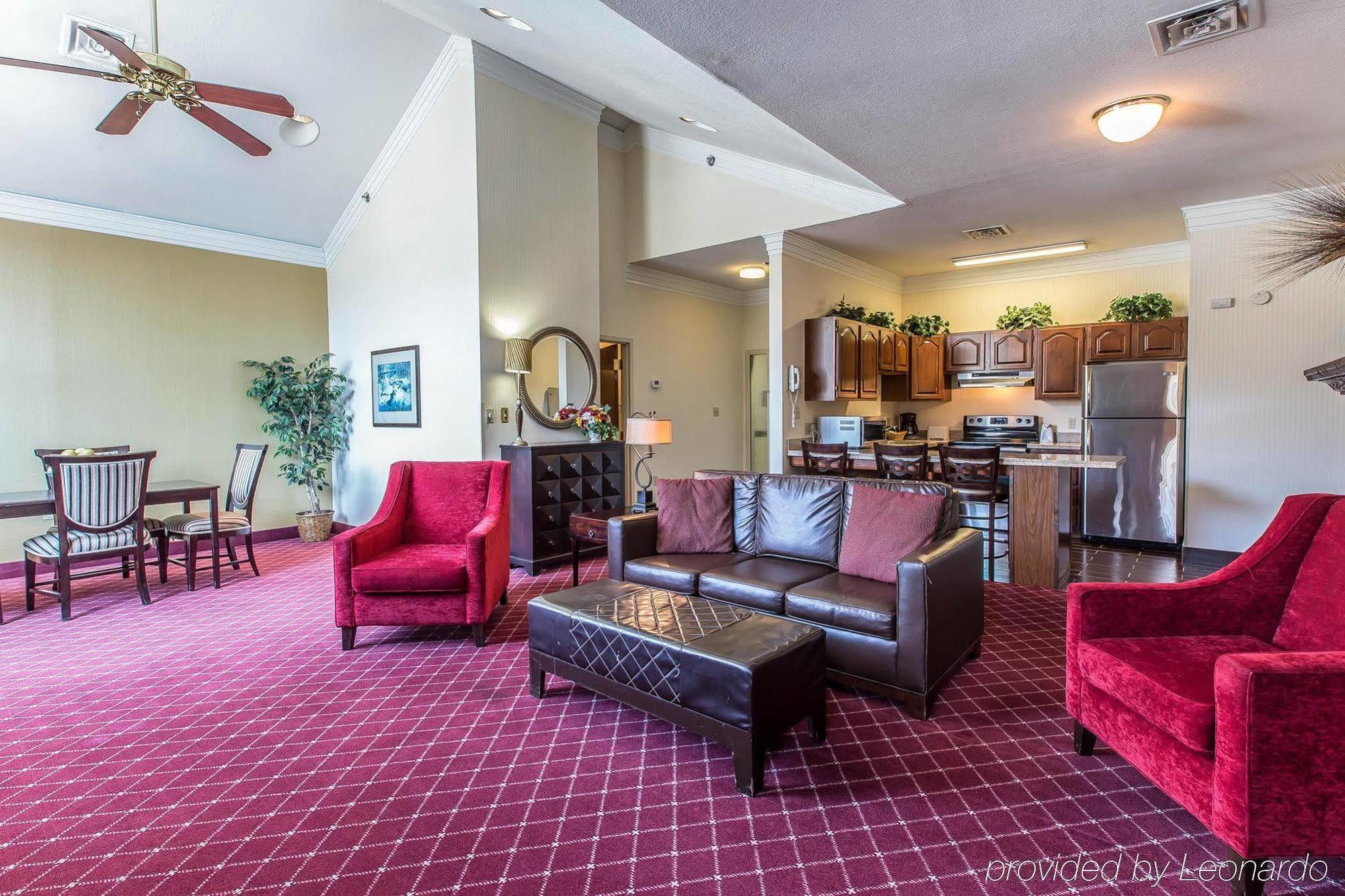 Black Bear Inn & Suites Гетлинбург Екстериор снимка