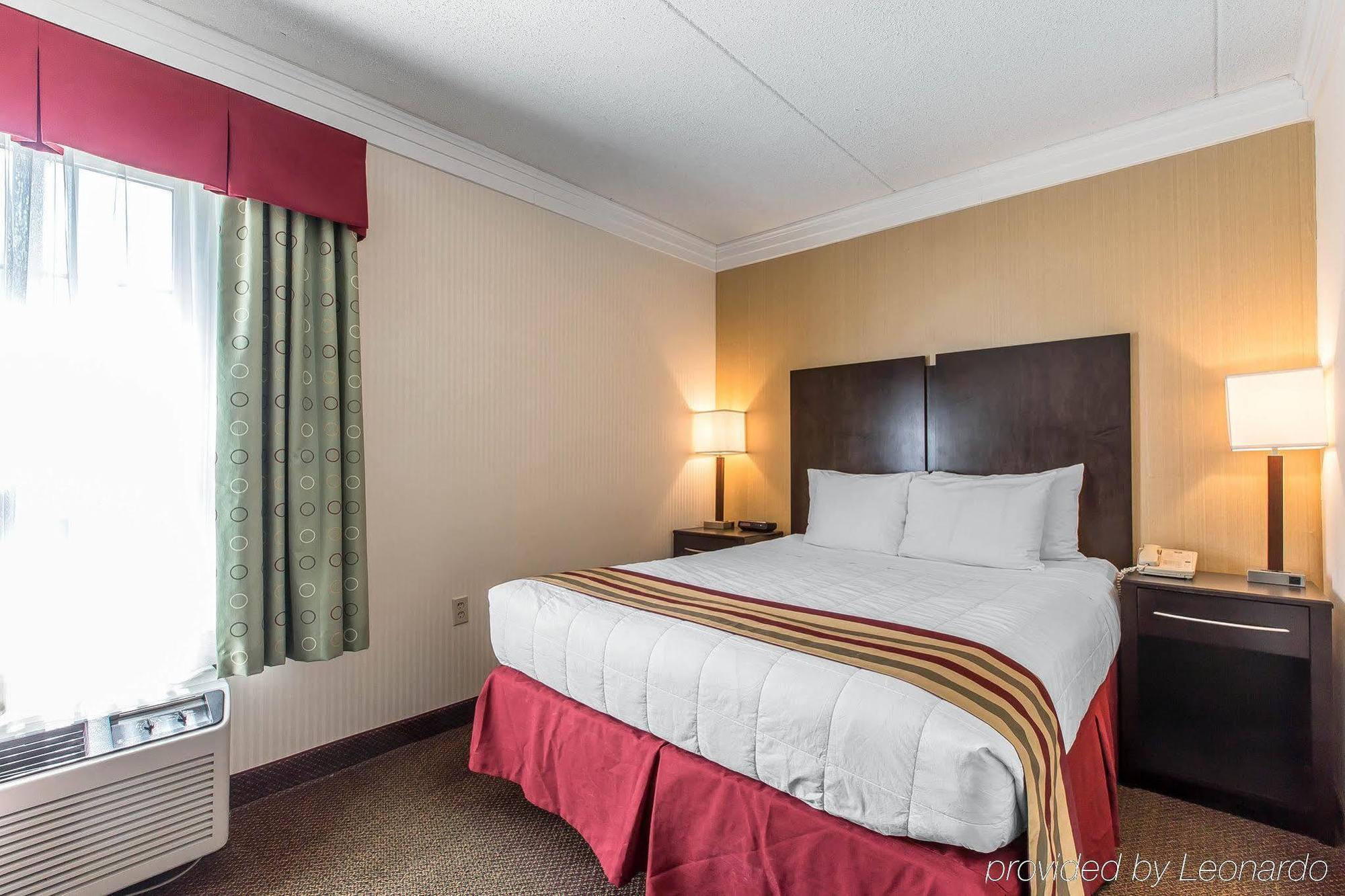 Black Bear Inn & Suites Гетлинбург Екстериор снимка