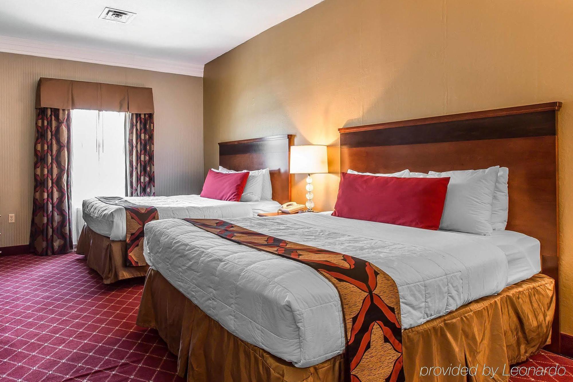 Black Bear Inn & Suites Гетлинбург Екстериор снимка