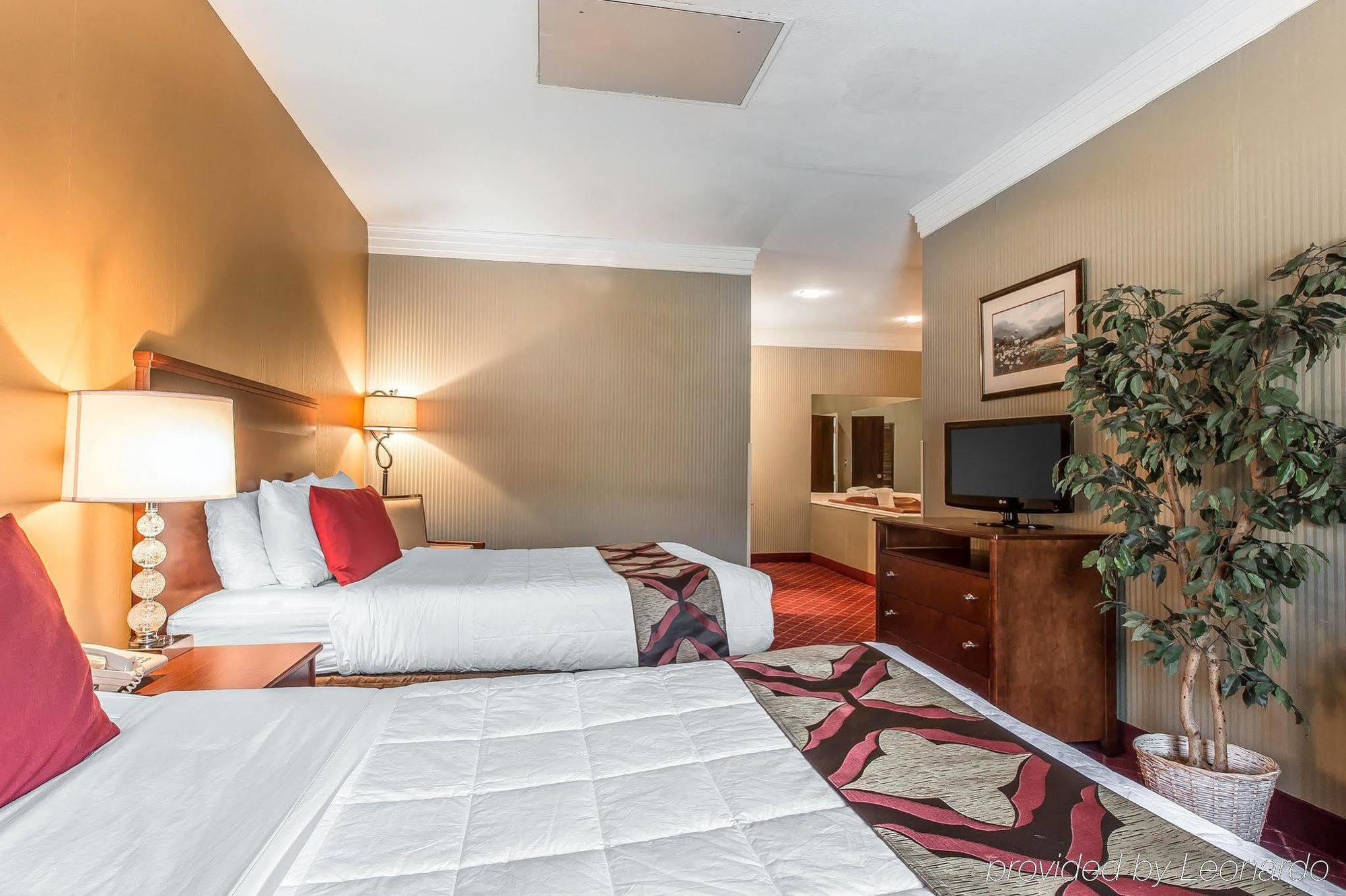 Black Bear Inn & Suites Гетлинбург Екстериор снимка